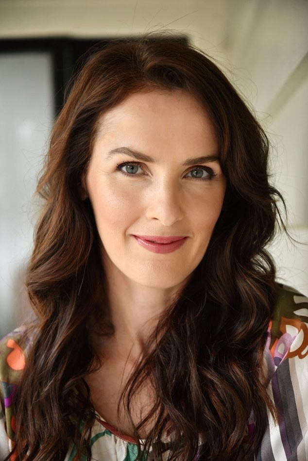 Julie White : Ican Models, Queenstown, New Zealand